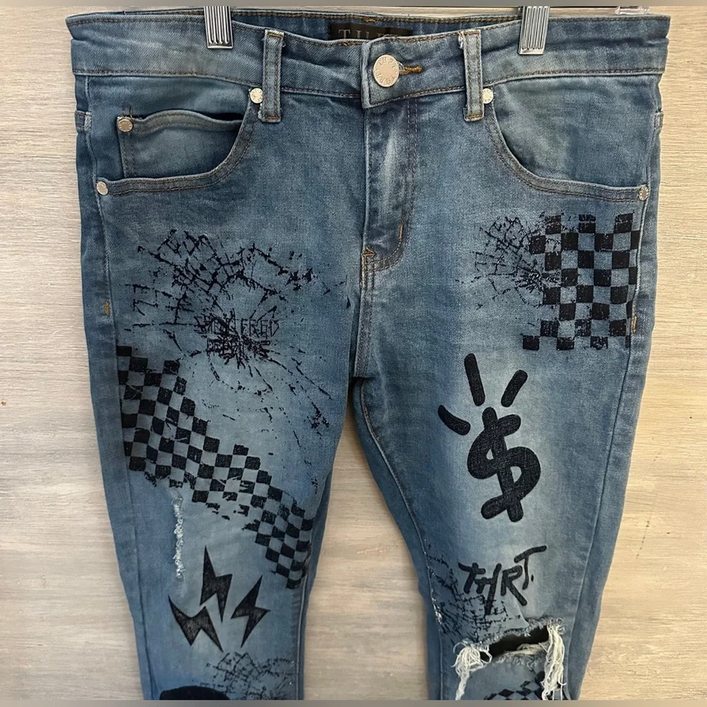 THRT‎ Jeans Graphic Design Ripped Knee Good Condition